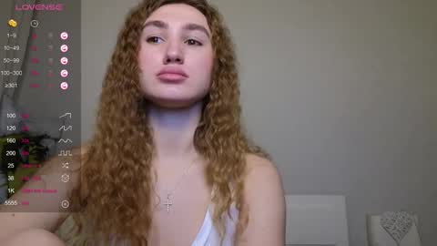 Snapshot of kellykeat chatting on 11/30/25, 05:11 Princess Kelly online show from 11/30/25, 05:11