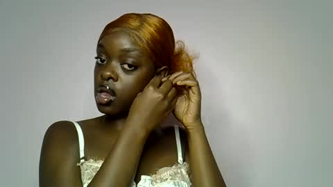 kellymine_ online show from 05/18/26, 01:28