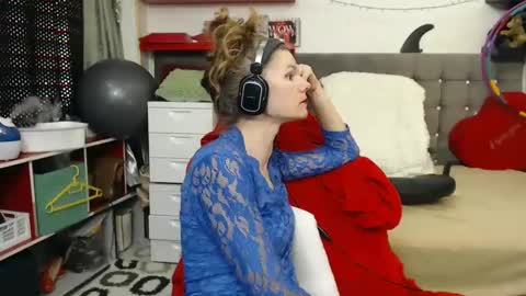 Snapshot of kellynumber chatting on 01/11/25, 06:01 kelly online show from 01/11/25, 06:01