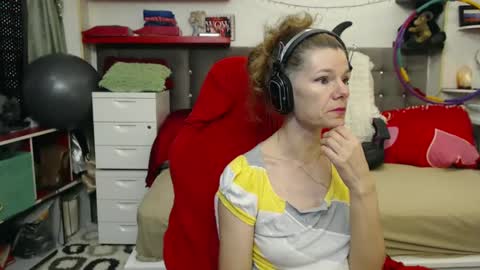 Snapshot of kellynumber chatting on 01/14/25, 06:07 kelly online show from 01/14/25, 06:07