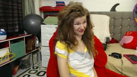 Snapshot of kellynumber chatting on 01/15/25, 12:19 kelly online show from 01/15/25, 12:19