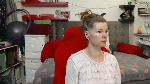 Snapshot of kellynumber chatting on 01/19/25, 11:32 kelly online show from 01/19/25, 11:32