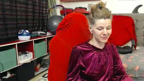 Snapshot of kellynumber chatting on 01/25/25, 11:00 kelly online show from 01/25/25, 11:00