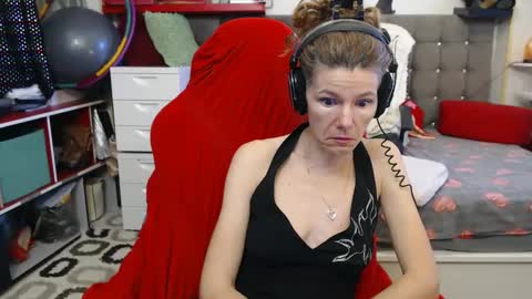 Snapshot of kellynumber chatting on 01/29/25, 10:58 kelly online show from 01/29/25, 10:58