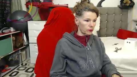 Snapshot of kellynumber chatting on 02/11/25, 10:18 kelly online show from 02/11/25, 10:18