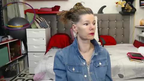 Snapshot of kellynumber chatting on 02/16/25, 10:54 kelly online show from 02/16/25, 10:54