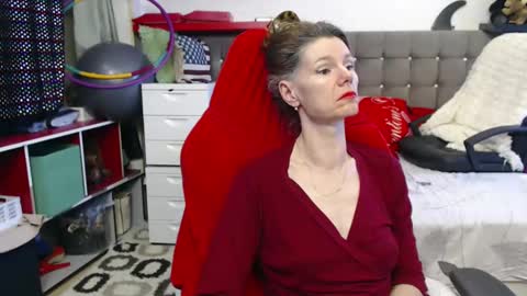 Snapshot of kellynumber chatting on 02/25/25, 12:03 kelly online show from 02/25/25, 12:03