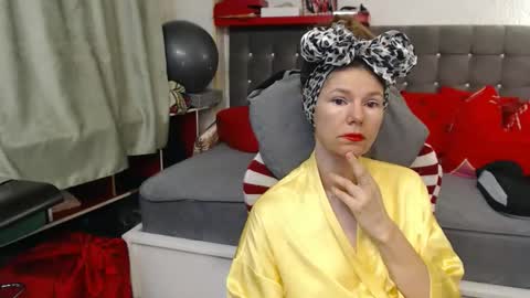 kelly online show from 04/02/26, 01:36