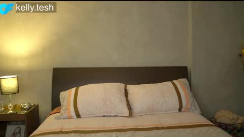 Kelly online show from 04/19/26, 04:01