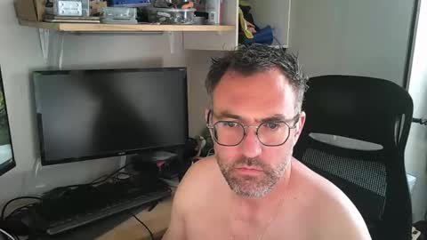 Snapshot of kelvin06133 chatting on 04/30/26, 12:33 kelvin06133 online show from 04/30/26, 12:33