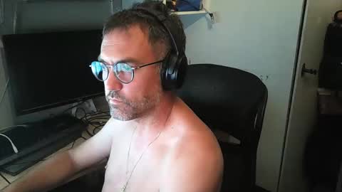 Snapshot of kelvin06133 chatting on 06/07/26, 09:29 kelvin06133 online show from 06/07/26, 09:29
