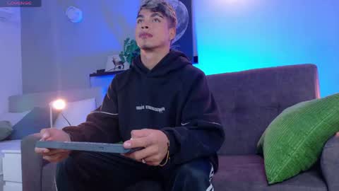   online show from 04/14/26, 09:15