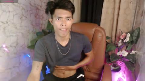 Snapshot of ken_minjun chatting on 06/09/26, 03:23 ken_minjun online show from 06/09/26, 03:23