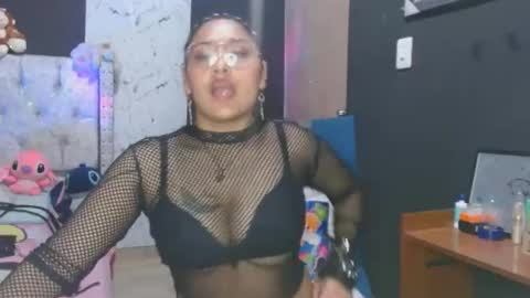 Snapshot of kendall_cherry_ chatting on 10/29/25, 09:05 kendall online show from 10/29/25, 09:05