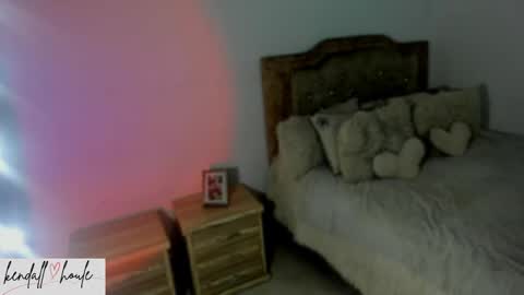 Snapshot of kendall_houle_ chatting on 02/10/25, 12:08 KendallHoule online show from 02/10/25, 12:08