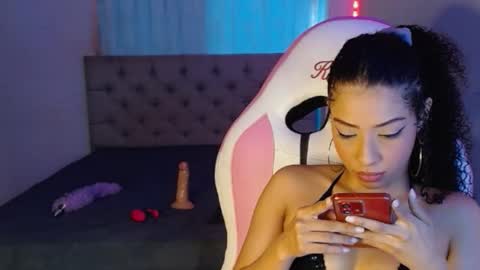 Snapshot of kendallrush2 chatting on 12/10/24, 05:44 Kendall Rush online show from 12/10/24, 05:44