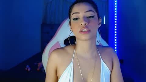 Snapshot of kendallrush2 chatting on 01/06/25, 10:15 Kendall Rush online show from 01/06/25, 10:15