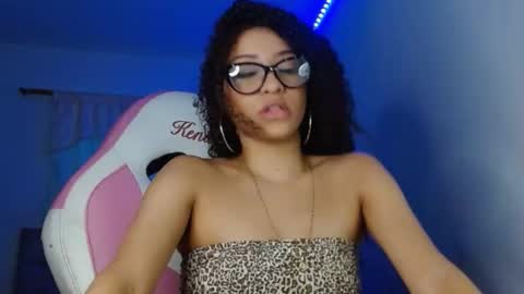 Snapshot of kendallrush2 chatting on 01/10/25, 05:02 Kendall Rush online show from 01/10/25, 05:02