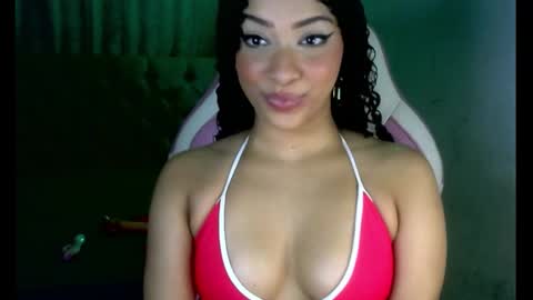 Snapshot of kendallrush2 chatting on 09/23/25, 06:27 Kendall Rush online show from 09/23/25, 06:27