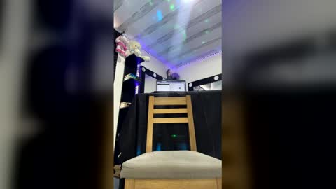 Kendall online show from 04/14/26, 02:34