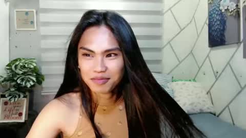 Snapshot of kendallxxx16 chatting on 12/20/24, 01:33 Kent online show from 12/20/24, 01:33