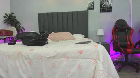 Kendra London online show from 03/23/26, 11:14