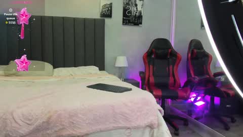 Kendra London online show from 04/20/26, 11:13