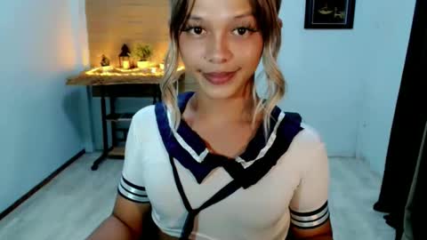kendra_lunaxx online show from 05/25/26, 12:22