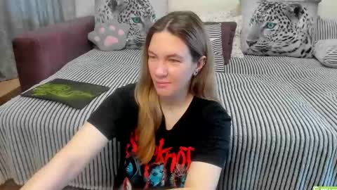Snapshot of kendra_xx_ chatting on 04/27/26, 11:58 Kendra online show from 04/27/26, 11:58