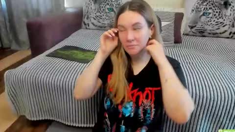 Snapshot of kendra_xx_ chatting on 04/29/26, 12:37 Kendra online show from 04/29/26, 12:37