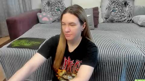 Snapshot of kendra_xx_ chatting on 05/03/26, 11:44 Kendra online show from 05/03/26, 11:44