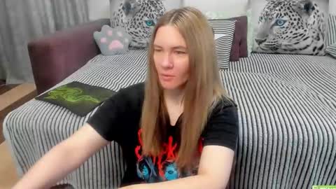 Snapshot of kendra_xx_ chatting on 05/10/26, 12:49 Kendra online show from 05/10/26, 12:49