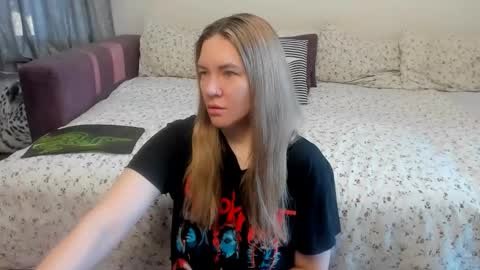 Snapshot of kendra_xx_ chatting on 06/03/26, 11:32 Kendra online show from 06/03/26, 11:32