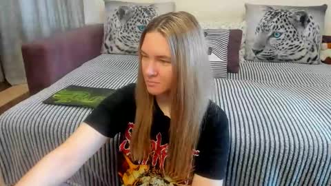 Snapshot of kendra_xx_ chatting on 06/06/26, 11:53 Kendra online show from 06/06/26, 11:53