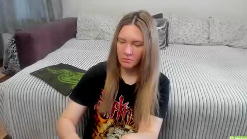 Snapshot of kendra_xx_ chatting on 06/11/26, 12:08 Kendra online show from 06/11/26, 12:08