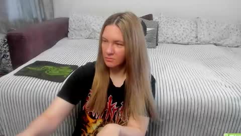 Snapshot of kendra_xx_ chatting on 06/11/26, 01:05 Kendra online show from 06/11/26, 01:05