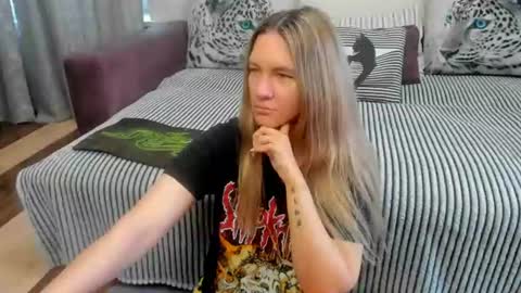 Kendra online show from 07/17/26, 12:39