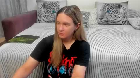 Kendra online show from 07/26/26, 11:44