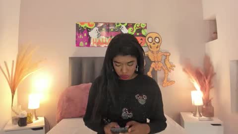 kendrachavez_ online show from 10/13/25, 03:17