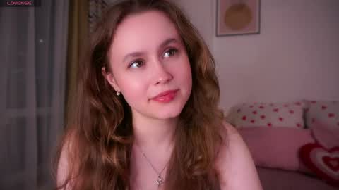 Snapshot of kendraedger chatting on 05/20/26, 11:00 Kira online show from 05/20/26, 11:00