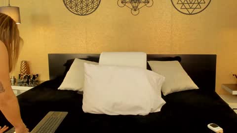 Snapshot of kendraleroy chatting on 01/25/25, 04:34 KENDRA online show from 01/25/25, 04:34