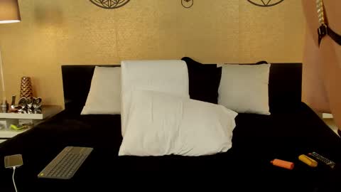 Snapshot of kendraleroy chatting on 02/16/25, 04:31 KENDRA online show from 02/16/25, 04:31