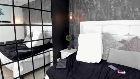 Snapshot of kendraleroy chatting on 03/04/25, 01:23 KENDRA online show from 03/04/25, 01:23