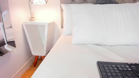 Kendral  online show from 02/07/25, 09:47