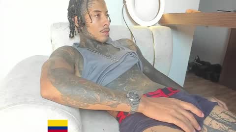 Snapshot of kendrik_brown chatting on 05/21/26, 02:46 kendrick brown online show from 05/21/26, 02:46