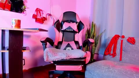 kenia_thompsom01 online show from 02/23/26, 12:30