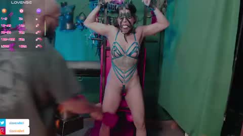 Snapshot of kenllyhot_and_valeriahell chatting on 06/18/26, 05:17 Valeria slave online show from 06/18/26, 05:17