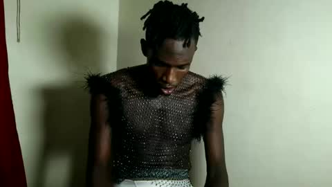 Kenia online show from 12/17/25, 10:05