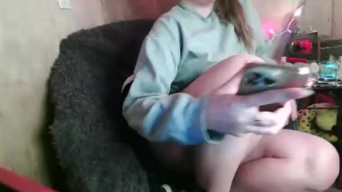 Kennedy Nova  online show from 12/24/24, 02:43