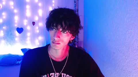 Snapshot of kenny__hot chatting on 02/26/25, 02:25 kenny online show from 02/26/25, 02:25